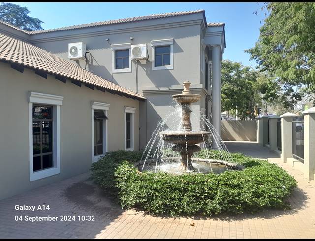2,000M² BUILDING FOR SALE IN MID TOWN